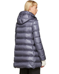 Женский серый пуховик от Moncler