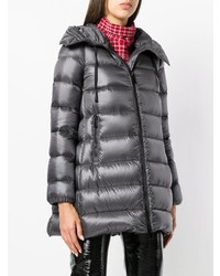 Женский серый пуховик от Moncler