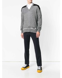 Мужской серый свитер с v-образным вырезом от Prada