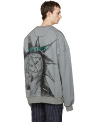 Мужской серый свитер с круглым вырезом с принтом от Juun.J