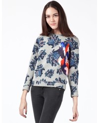 Серый свитер с круглым вырезом с цветочным принтом