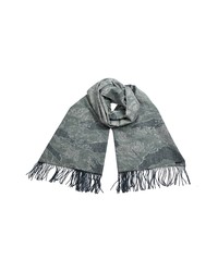 Серый шарф с камуфляжным принтом