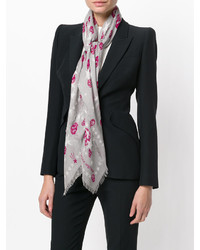 Женский серый шарф со звездами от Alexander McQueen