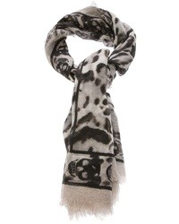 Женский серый шелковый шарф с леопардовым принтом от Alexander McQueen