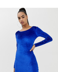 Синее бархатное облегающее платье