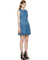Синее джинсовое платье от Alexander McQueen
