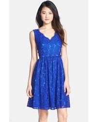 Синее кружевное платье