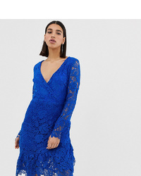 Синее кружевное платье-миди от Missguided