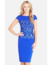 Синее кружевное платье-футляр