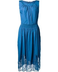 Синее кружевное платье от Nina Ricci