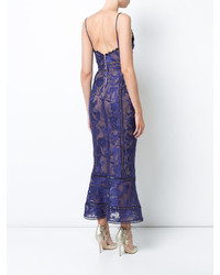 Синее платье с вышивкой от Marchesa