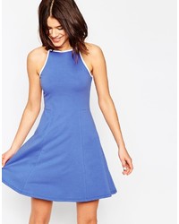 Синее платье с плиссированной юбкой от Asos