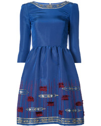 Синее шелковое платье с вышивкой от Oscar de la Renta