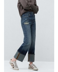 Синие джинсы-бойфренды от Mango