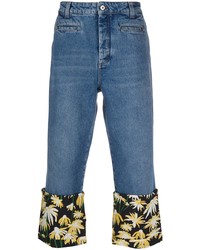 Синие джинсы с цветочным принтом
