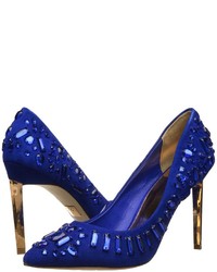 Синие замшевые туфли с украшением
