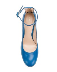 Синие кожаные туфли от Stuart Weitzman