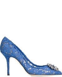 Синие кружевные туфли от Dolce & Gabbana