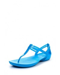 Синие сандалии на плоской подошве от Crocs