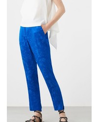 Синие узкие брюки от Mango