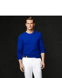Синий вязаный свитер