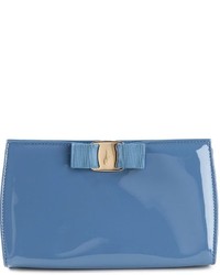 Синий кожаный клатч от Salvatore Ferragamo