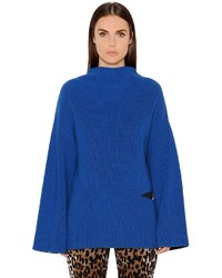 Синий шерстяной вязаный свитер
