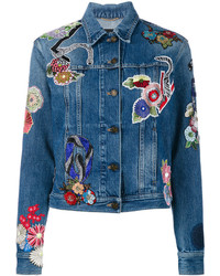 Синяя джинсовая куртка с цветочным принтом