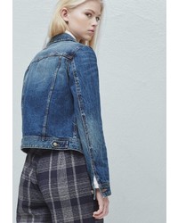 Женская синяя джинсовая куртка от Mango