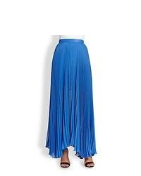 Синяя длинная юбка со складками