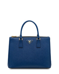 Синяя кожаная большая сумка от Prada