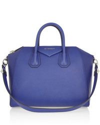 Синяя сумочка от Givenchy