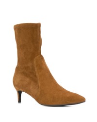 Табачные замшевые ботильоны от Stuart Weitzman