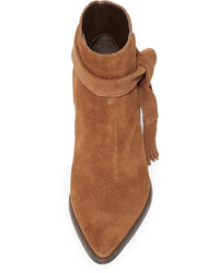 Табачные замшевые ботильоны от Schutz