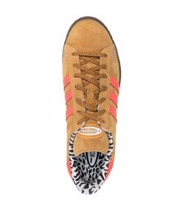 Мужские табачные замшевые низкие кеды от adidas