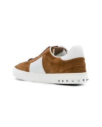 Мужские табачные низкие кеды с шипами от Valentino