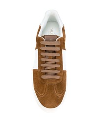 Мужские табачные низкие кеды с шипами от Valentino