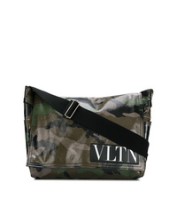 Темно-зеленая кожаная сумка почтальона с камуфляжным принтом от Valentino