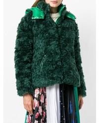 Темно-зеленая короткая шуба от Moncler