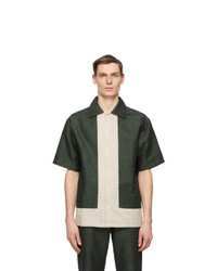 Темно-зеленая льняная рубашка с коротким рукавом