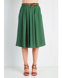 Темно-зеленая пышная юбка