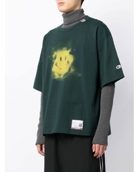 Мужская темно-зеленая футболка с круглым вырезом с принтом от Maison Mihara Yasuhiro