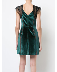 Темно-зеленое бархатное платье прямого кроя от Self-Portrait