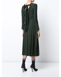 Темно-зеленое вязаное платье-миди от Fendi