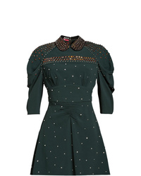 Темно-зеленое платье прямого кроя с украшением от Miu Miu