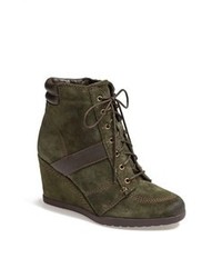 Темно-зеленые замшевые ботинки