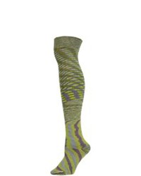 Темно-зеленые носки до колена в горизонтальную полоску