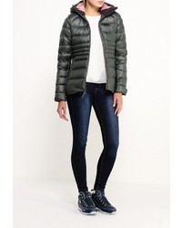 Женский темно-зеленый пуховик от Helly Hansen