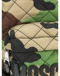 Женский темно-зеленый рюкзак с камуфляжным принтом от Moschino