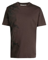 Темно-коричневая футболка с круглым вырезом со змеиным рисунком